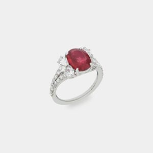 Anello con Rubino